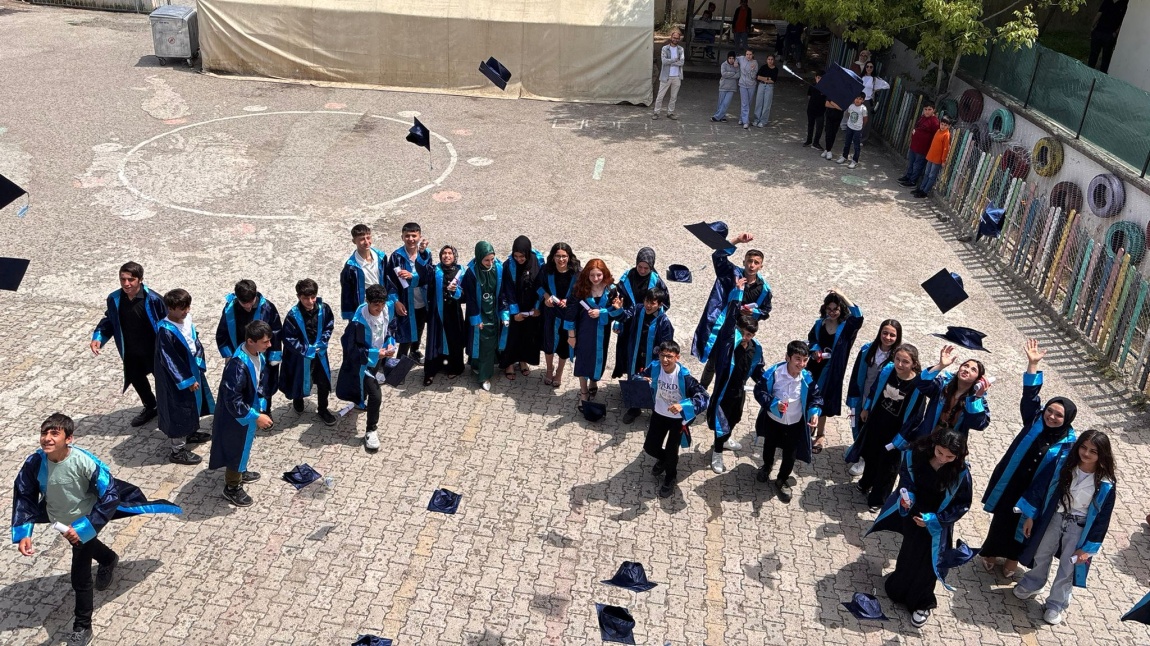 8-A ve 8-B Sınıflarımızın Mezuniyet Töreni